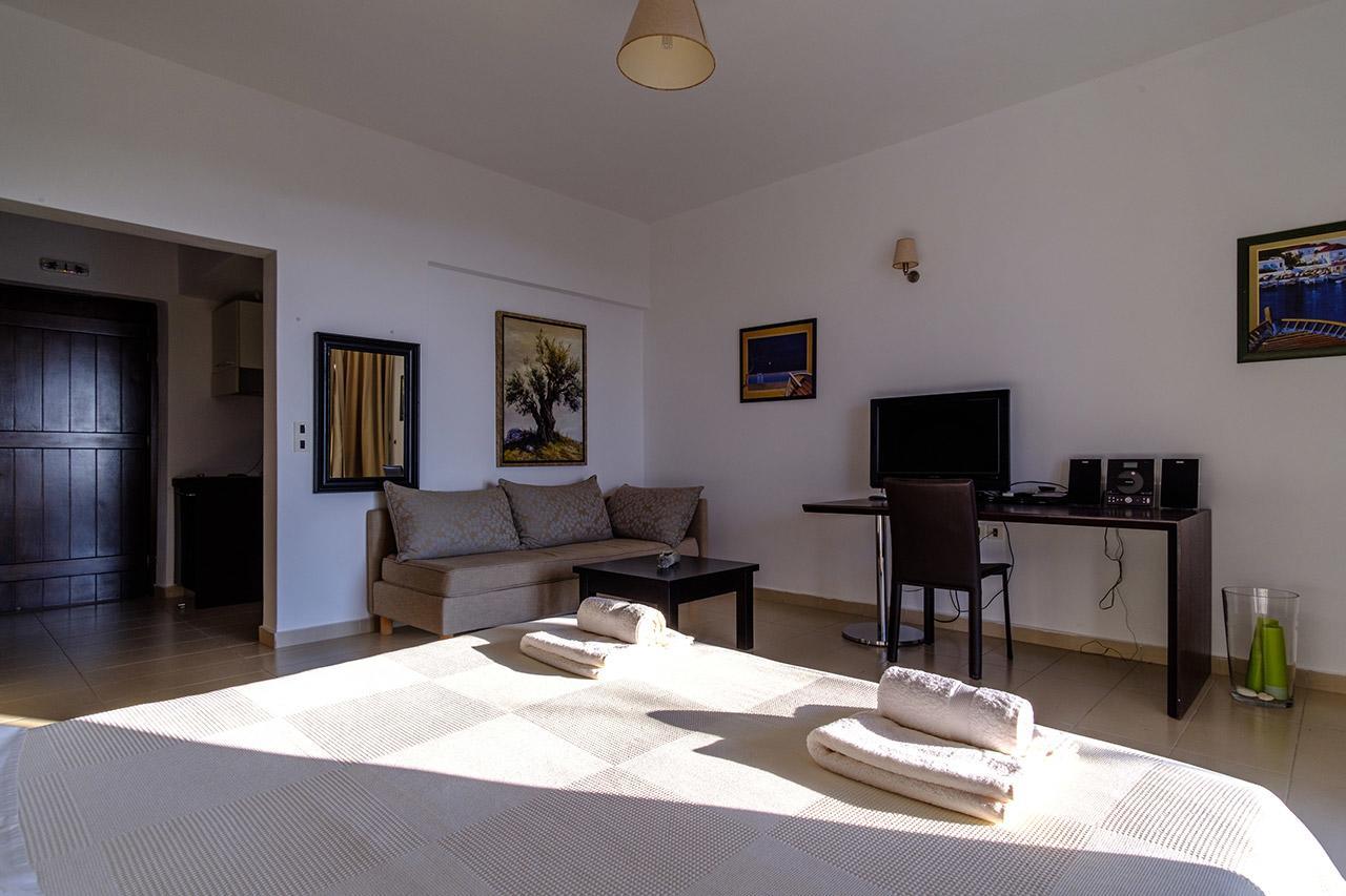 Gerakari Suites Agia Pelagia  ภายนอก รูปภาพ